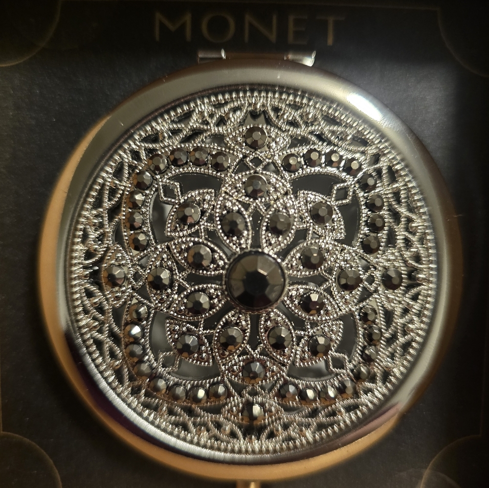 Compact Mirror - Picture 3 of 5
